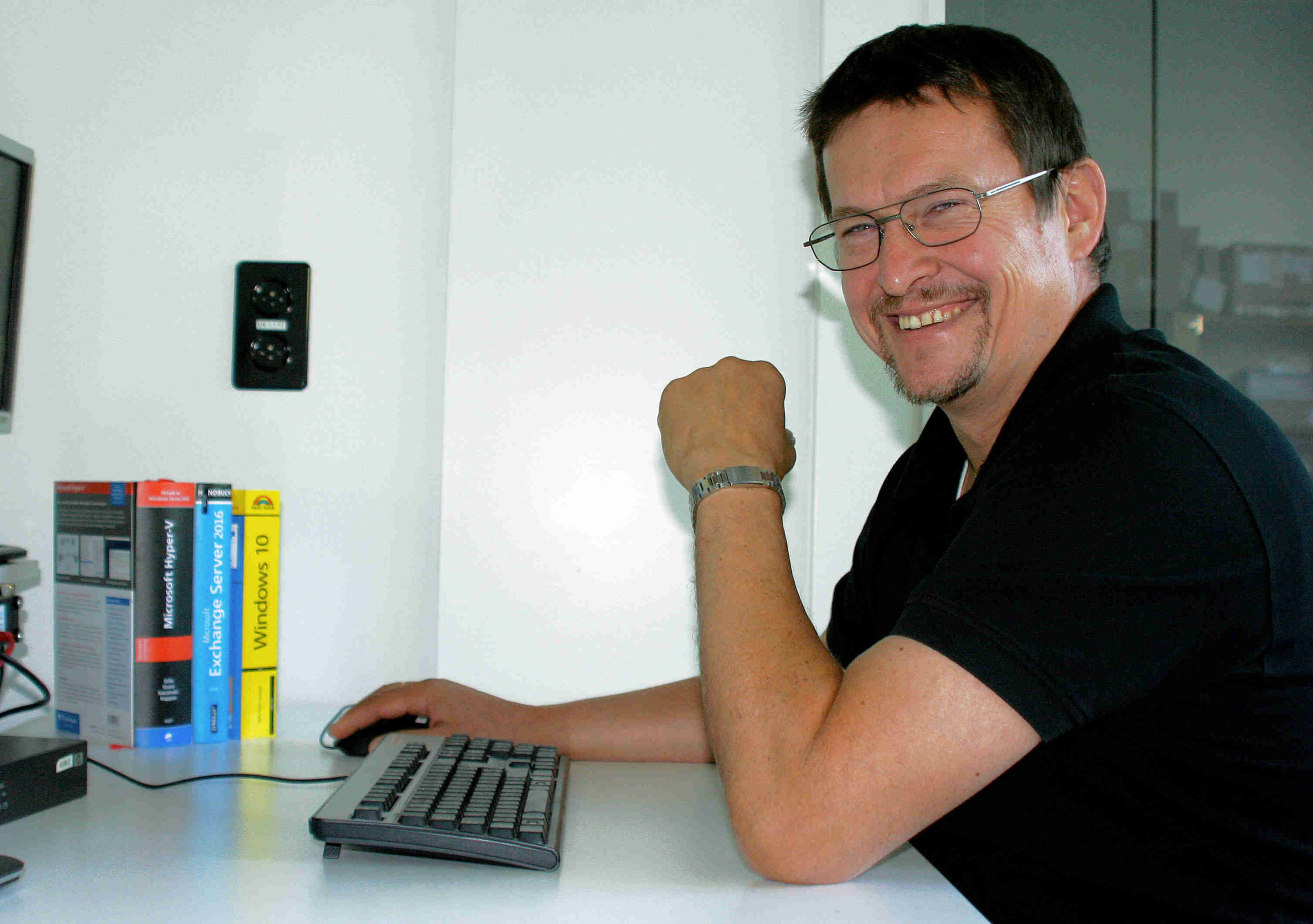 binary comment Weihrich Informatik GmbH Jacek Gebala